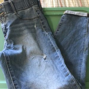 Lightly distressed Capri jeans